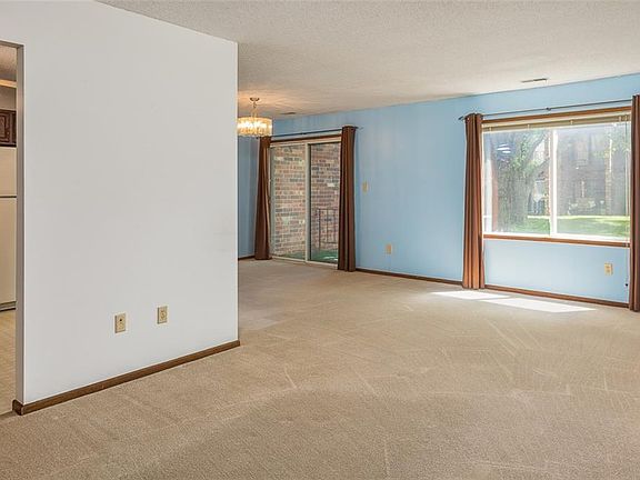 5th image of 4701 Woodland Ave Unit 2