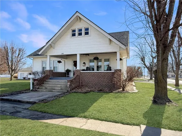 300 E 2nd St, Norborne, MO 64668