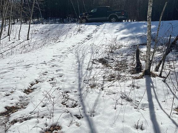 4th image of 305th St