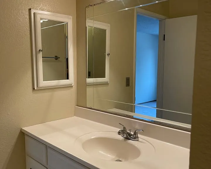 2560 Village Dr — Photo 6