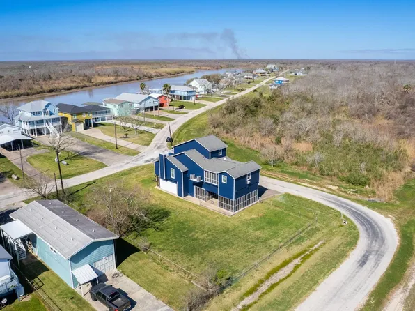 324 County Road 257, Matagorda, TX 77457