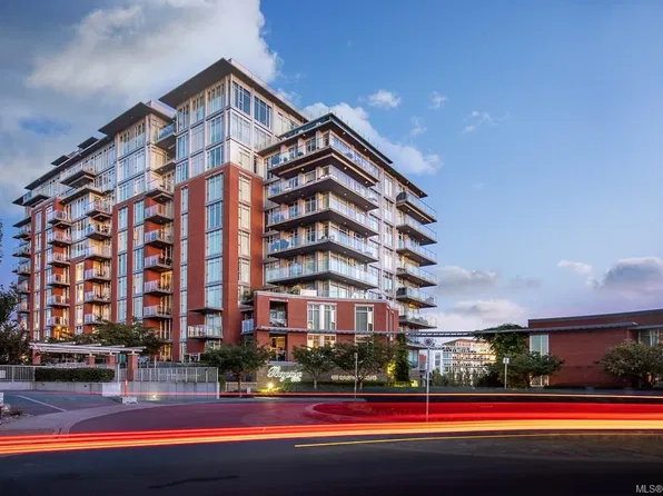 100 Saghalie Rd #905, Victoria, BC V9A 0A1