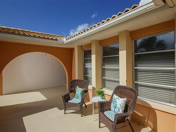 5th image of 411 Giovanni Dr