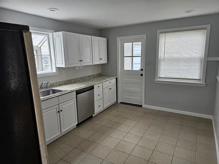 38 Webster St — Photo 10