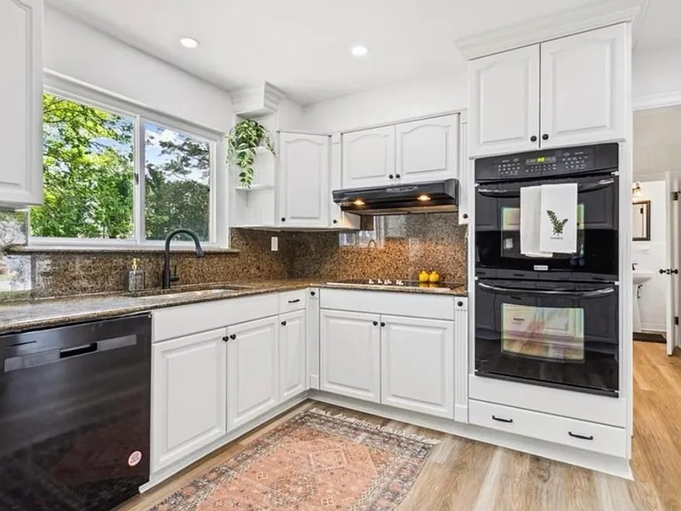 2757 Heutte Dr — Photo 6