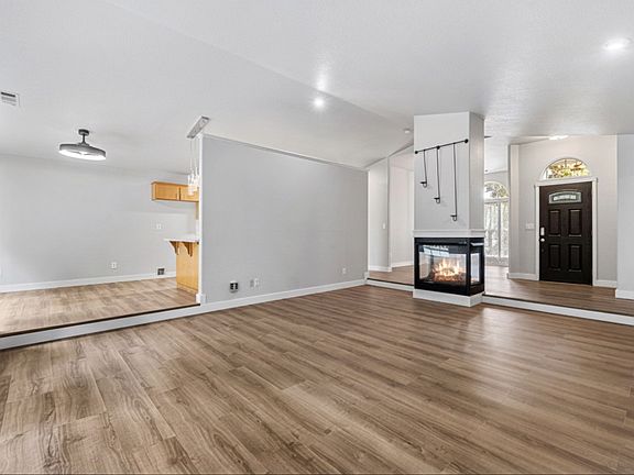 3rd image of 1320 Brady Ct