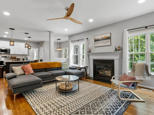 216 Echo Hills Ct, Holly Springs, NC 27540