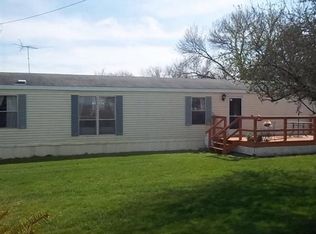 2061 Meekers Landing Rd, Oakville, IA 52646