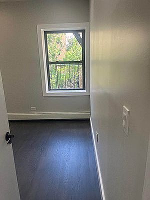 4th image of 193 E 7th St APT 4