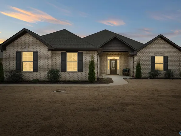 17029 Stonegate Dr, Athens, AL 35613