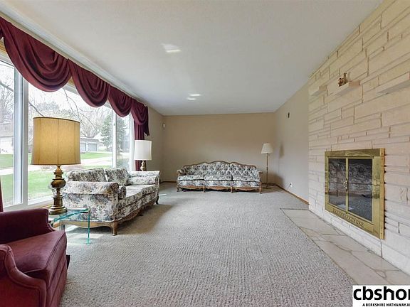2nd image of 813 S 129th Ave