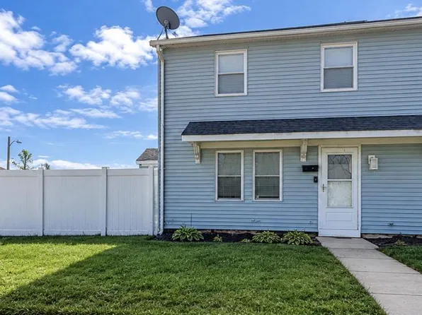 12 Linden Ct, Sicklerville, NJ 08081