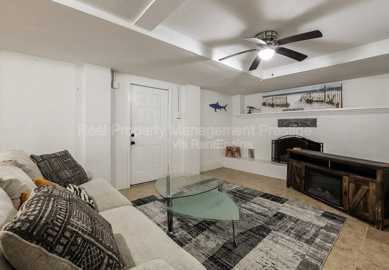 2 bed, 1.0 bath, 1100 sqft, $1,195 — Photo 2