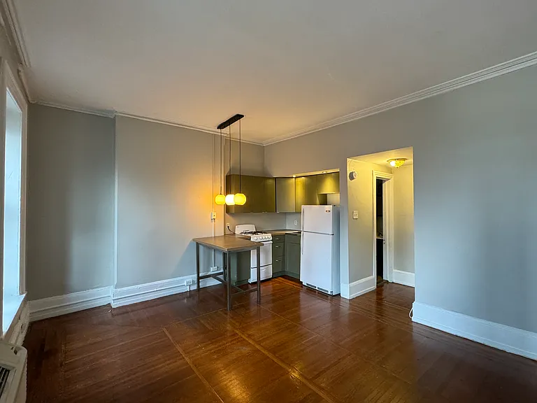 2125 Walnut St #3R — Photo 6