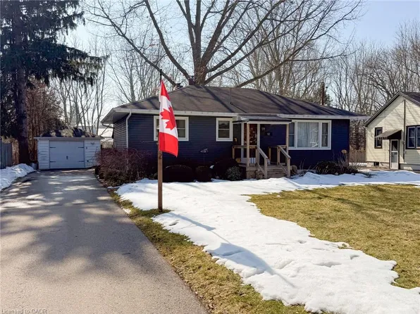 52 Davis St W, Norfolk County, ON N3Y 2R4
