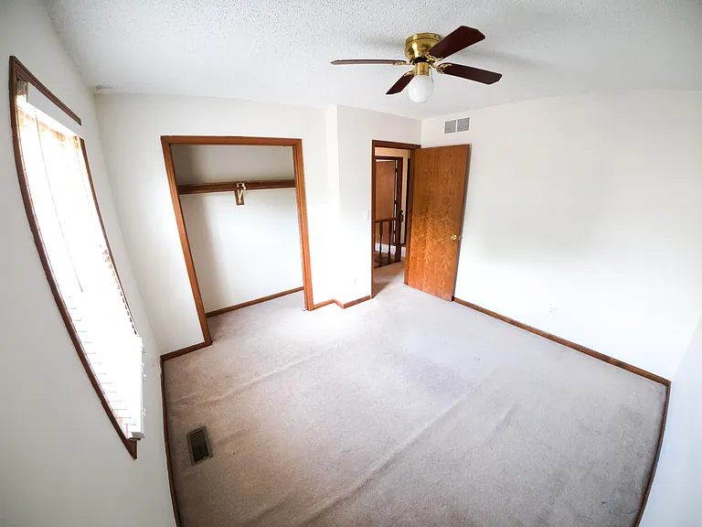 3619 Lakecrest Ct — Photo 4