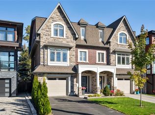 1067 Shaw Dr, Mississauga, ON L5G 3Z3