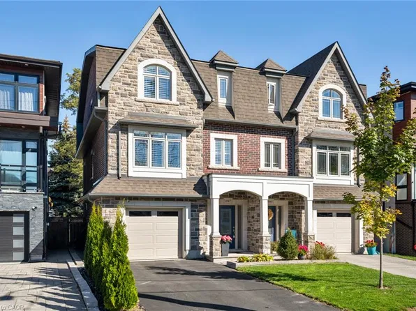 1067 Shaw Dr, Mississauga, ON L5G 3Z3