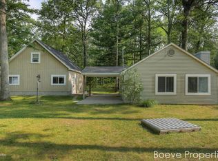 2433 W Wolf Lake Blvd, Baldwin, MI 49304