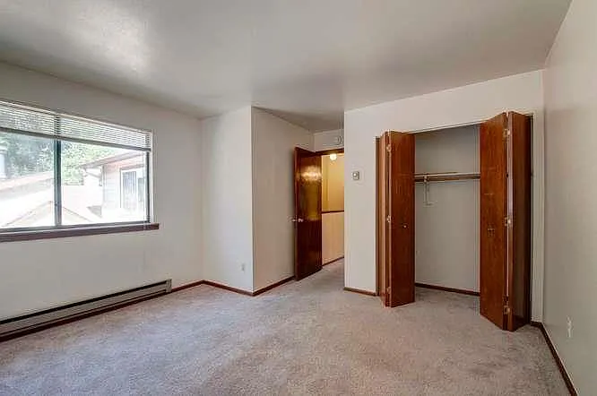 2024 Goss St #4 — Photo 9