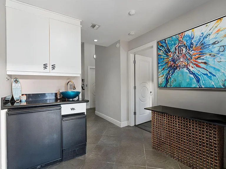 16 Portside Dr #16C — Photo 42