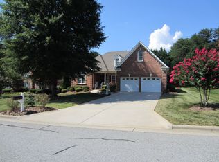 5904 Fleming Terrace Rd, Greensboro, NC 27410