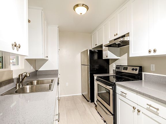 4th image of 3762 Arnold Ave APT 3