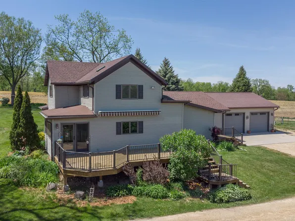 25303 Spring Valley Rd, Shannon, IL 61078