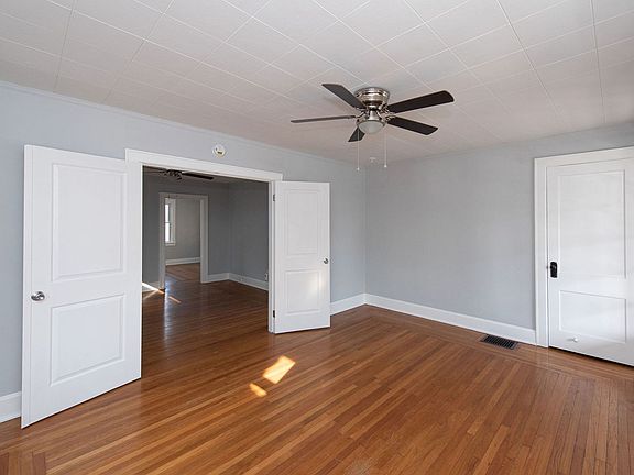 5th image of 4507 Ashland Ave