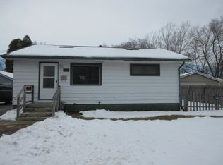 2124 N McAree Rd, Waukegan, IL 60087