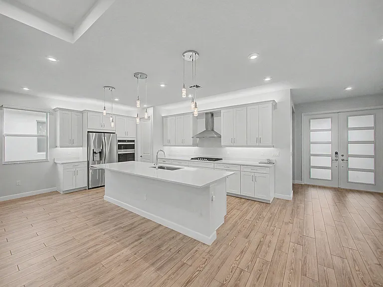 9856 SW Isabelline Dr — Photo 1