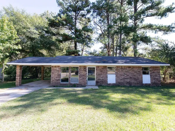 302 Brewster St, Fordyce, AR 71742