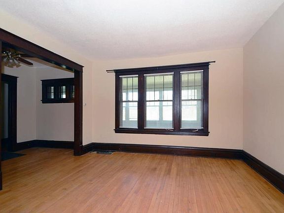 4th image of 1834 La Crosse Ave