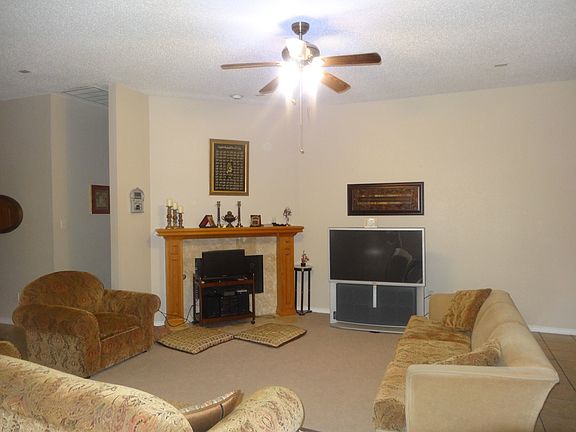2nd image of 329 Fountain Dr