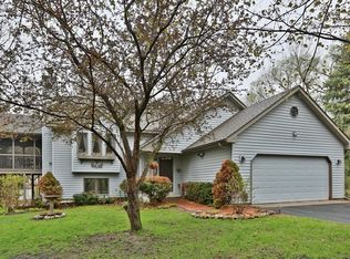 9515 Kingswood Dr, Chaska, MN 55318