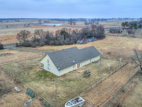 3rd image of 10104 N 55th St E