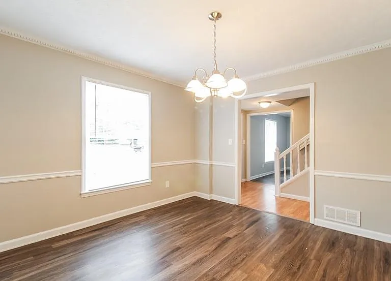 89 Duncan Ct — Photo 4