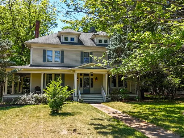 104 6th St, Clarksville, VA 23927