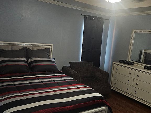 Spacious, Tranquil Bedroom