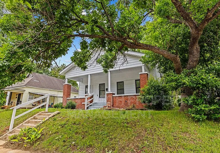2608 Avenue G — Photo 4