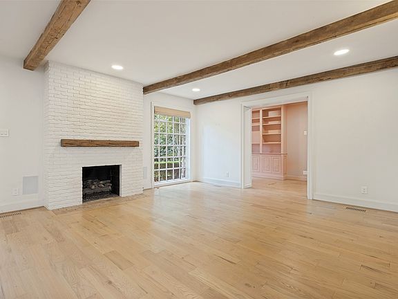 5th image of 4331 Versailles Ave