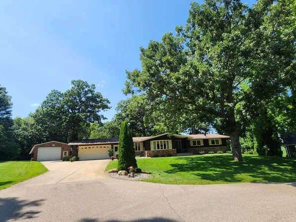 24103 Walnut Dr, Albert Lea, MN 56007