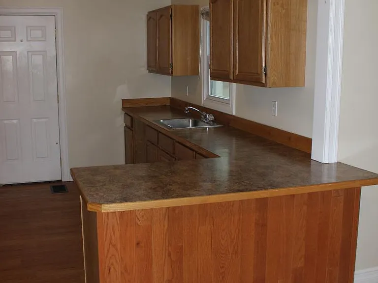 512 Stevenson St — Photo 4