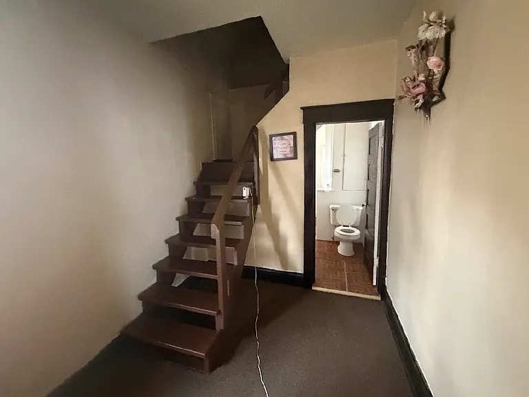 2027 W Malone Ave — Photo 4