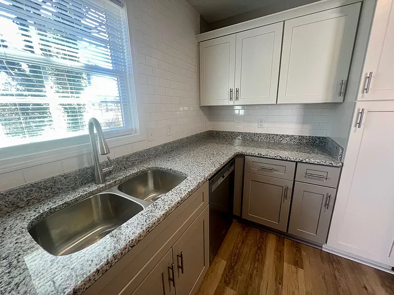 317/319 E. Gilbreath Street — Photo 21