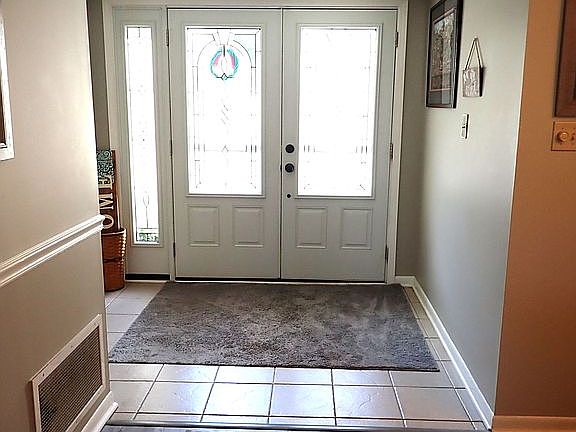 5th image of 9109 S Greenridge Ln