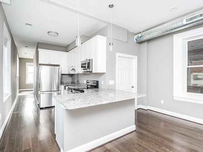 411 N Charles St #4B — Photo 2