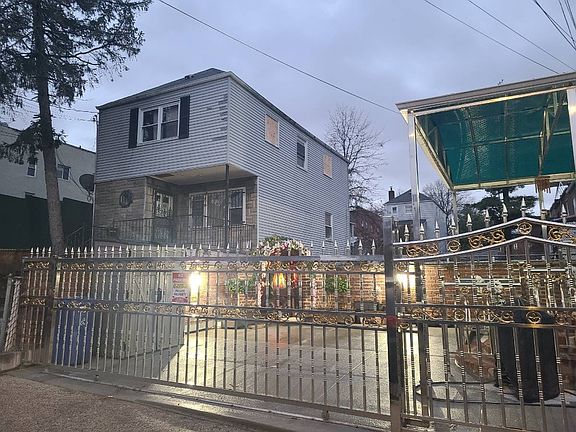 2nd image of 2949 Tenbroeck Ave