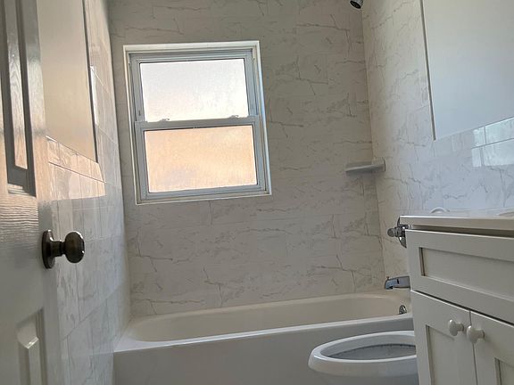 4th image of 21032 23rd Ave APT 2