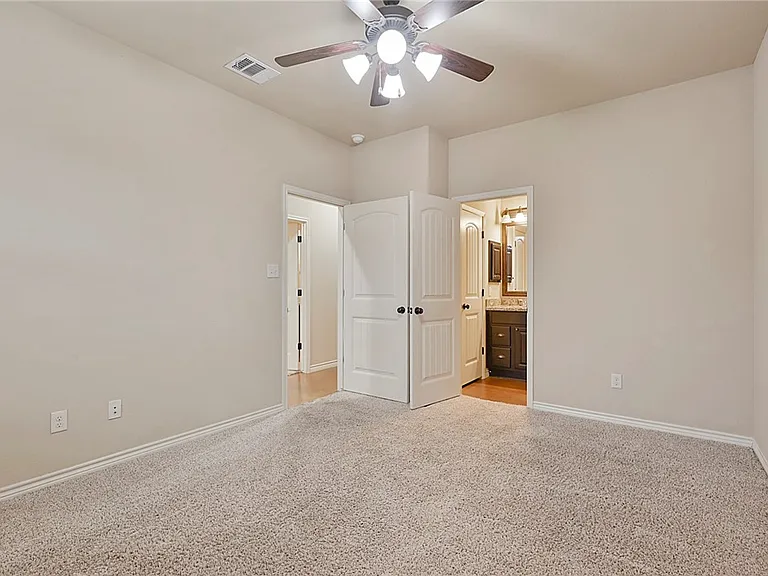 128 Kimber Ln — Photo 8